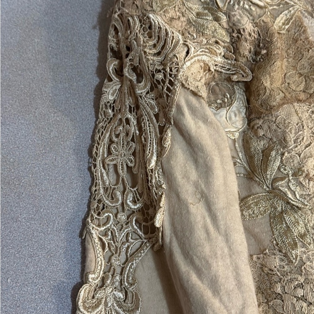 Elegant Lace Sleeve Top